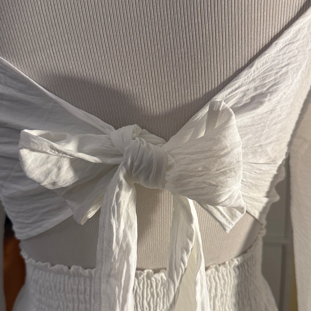 4/$30 Chic White Long Sleeve Dress size small - Picture 3 of 5